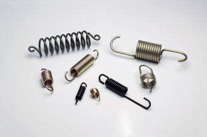 西河スプリング株式会社の引張コイルばね