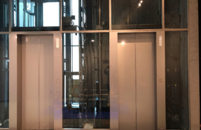 英建産業有限会社の昇降機