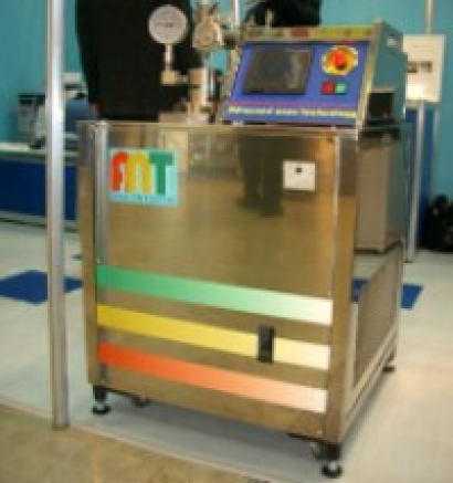 アドバンスト・ナノ・テクノロジィ株式会社の微粉砕機