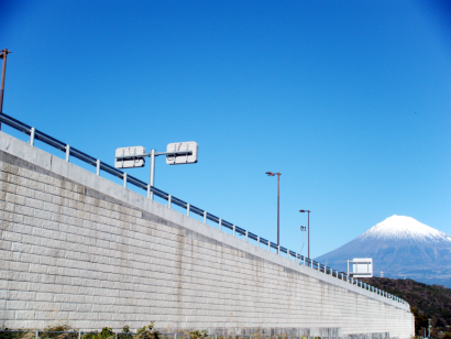 エースコン工業株式会社の軽量盛土工事