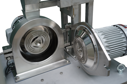 槇野産業株式会社の微粉砕機