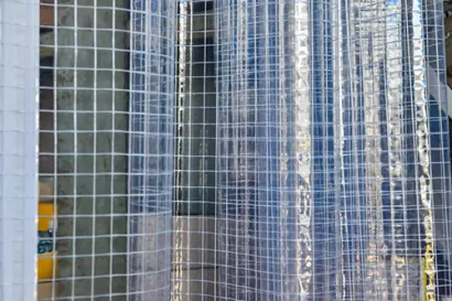 有限会社みの一テントのビニールカーテン