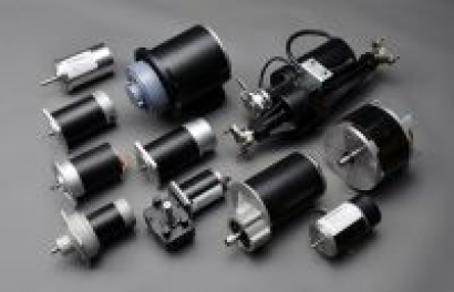 株式会社的場電機製作所のブラシ付きDCモーター