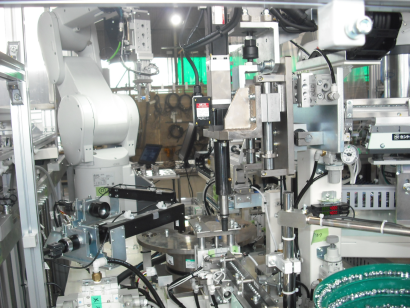 泉谷機械工業株式会社の自動組立機