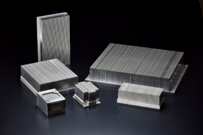 株式会社丸三電機のカシメヒートシンク