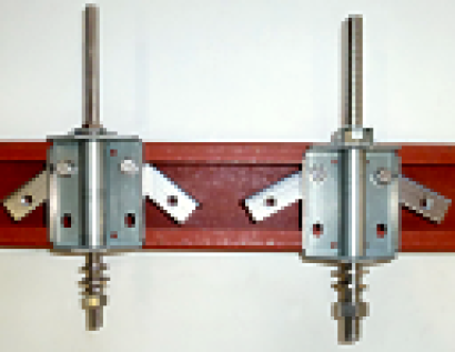 株式会社まえだのCチャンネル固定金具