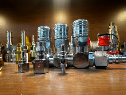 株式会社三輝のワンタッチ継手