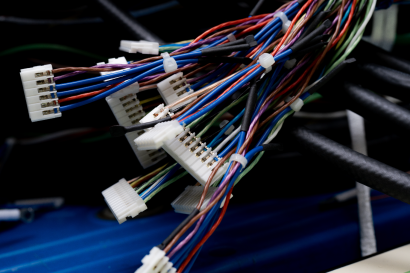 フロンティアテクノ株式会社のワイヤーハーネス加工
