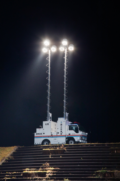 サンマックス株式会社の電動リフト