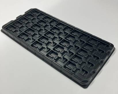 サトウパック株式会社の電子部品トレー