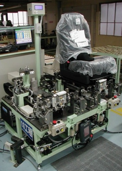 株式会社デルタツーリングの自動車シート製造設備