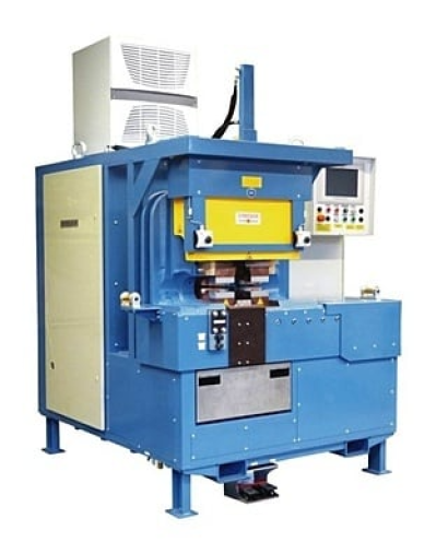 深瀬商事株式会社の抵抗溶接機