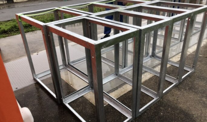 山内商事株式会社のアングル架台