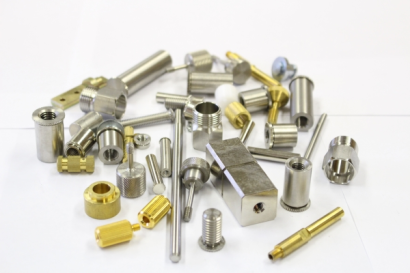 セルジャパン株式会社のネジ加工