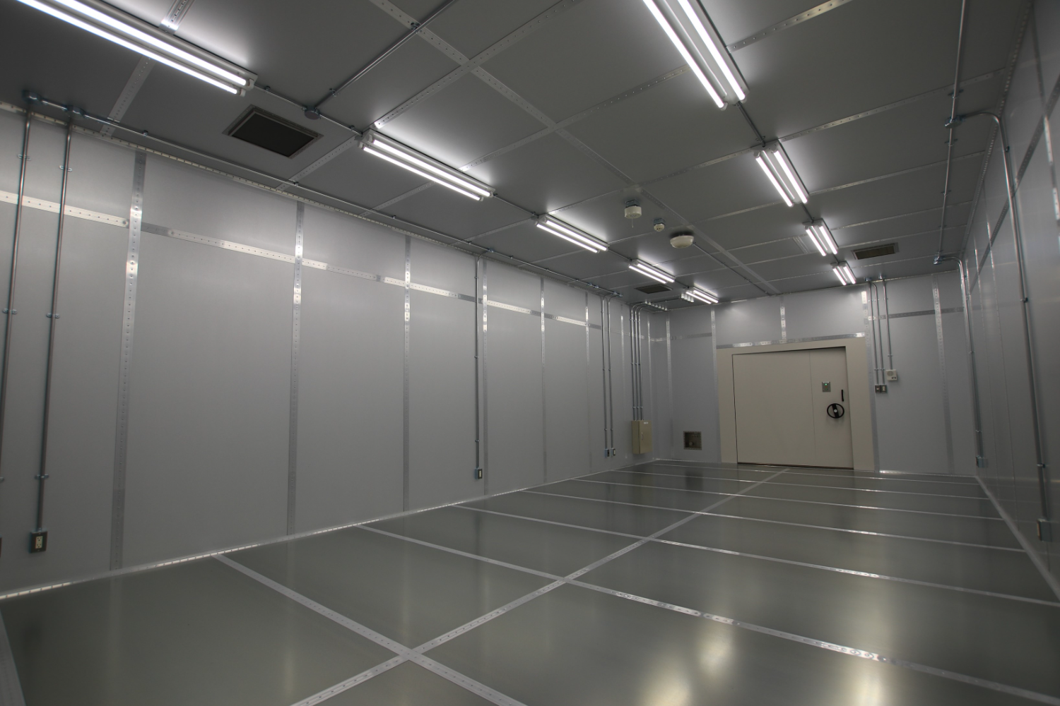 電波暗室 シールドルーム-株式会社テクノサイエンスシステムズ
