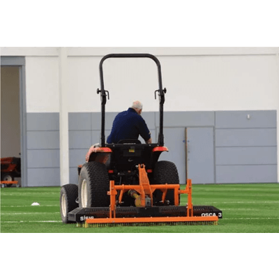 人工芝メンテナンス トラクター搭載式パワーブラシ Osca 3-コウフ・フィールド株式会社