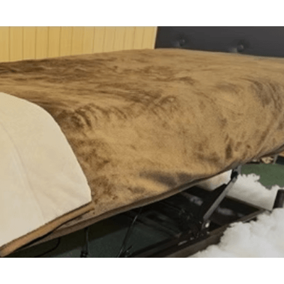 介護者の腰痛を軽減できる高床式介護ベッド『マックス』-HFJ生活事業株式会社