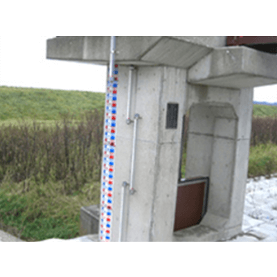 点検・計測 停電しても水位の測定可能 フロート式洪水痕跡計 F-100 (標準品)-株式会社カナエ