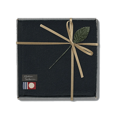 雑貨 タオル・ハンカチ・風呂敷 アトリエ包む タオルギフト ブラック 黒 今治タオル ハンカチ トレー入り H-AA081-株式会社包む