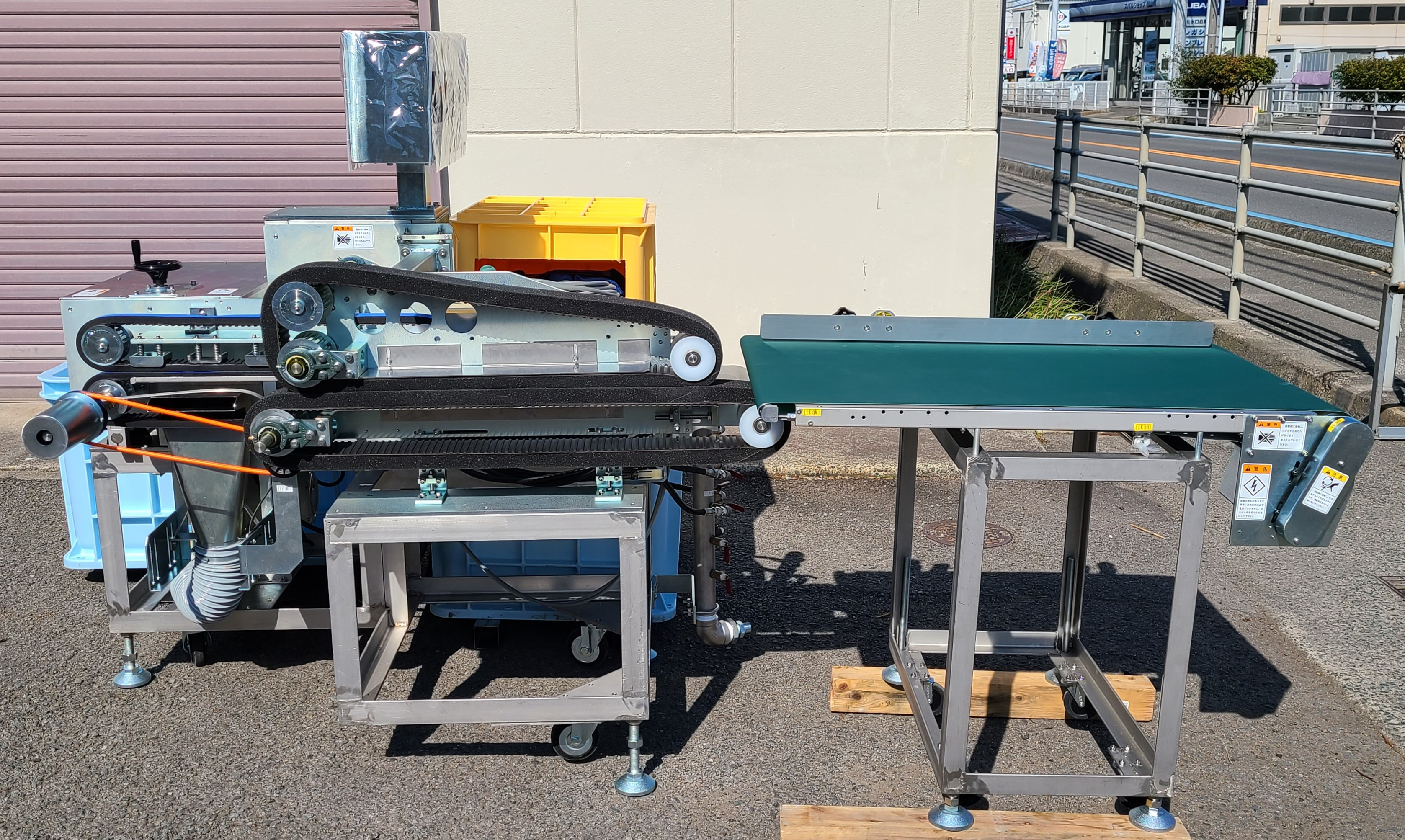 ニラ水圧式自動調整器 (洗浄・袴取り機) KWN-780-西日本搬送機有限会社