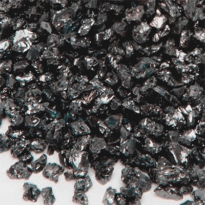 表面処理投射材 ヌープ硬度で2,200～2,500kg/mm2と高硬度を誇る研削用投射材 ブラスト用シリコンカーバイド-伊藤機工株式会社
