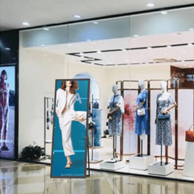 フルスクリーンのデジタルサイネージ EKIADF6-EKAA TECHNOLOGY株式会社