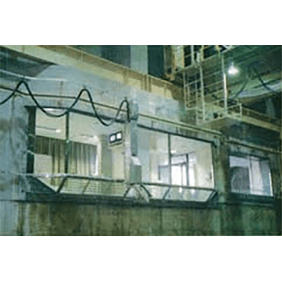 ごみクレーン操作室窓洗浄装置-オリエンタル機電株式会社