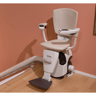 世界最先端の階段昇降機 曲がり階段用階段昇降機 シュプール-有限会社スマイルケア