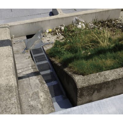 高速道路 縦排水溝のゴミ除去装置 イージークリーン-ケイコン株式会社