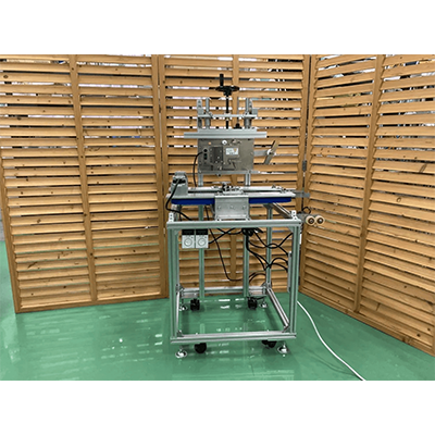 Simple Inline Sealing Label Applicator-