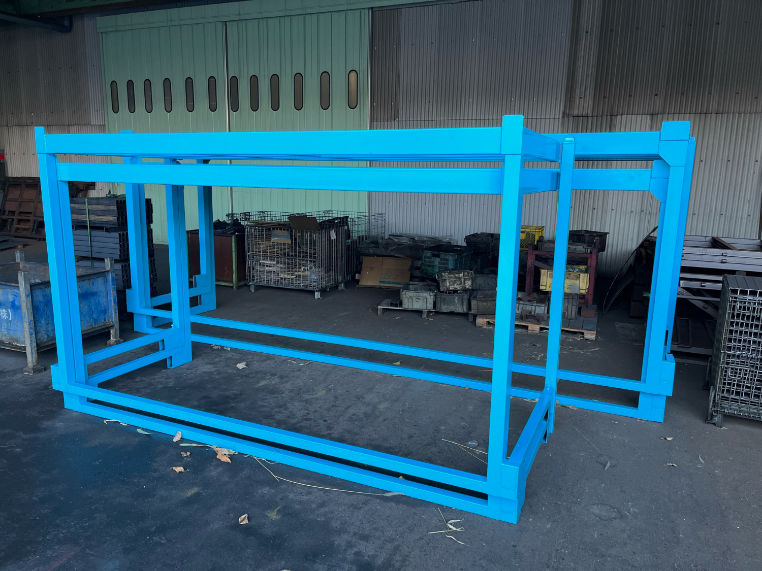 Nestener type steel pallet (with fixed guard on 3 sides and front removable door)-Tamatsu Manufacturing Co., Ltd.
