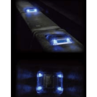 道路鋲 太陽電池式・高速点滅LED縁石マーカー (ルミナスアイマイティ2)-株式会社JGサービス