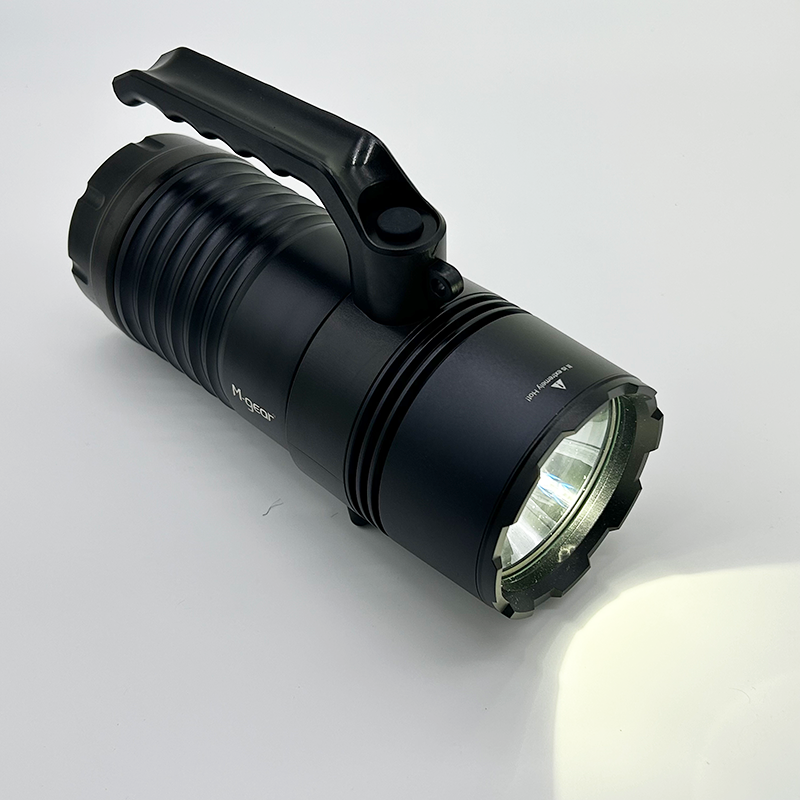 Large clean check light ideal for removing floating dust in space Light series that allows you to see dust M-Gear-NCC Co., Ltd.